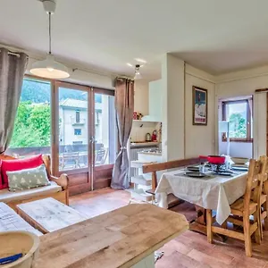 Cosy, Centre Apartment